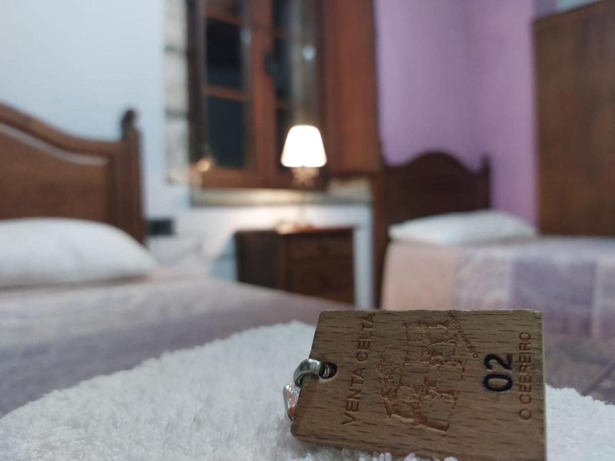 La Venta Celta Hotel O Cebrero Екстериор снимка
